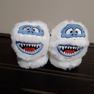 NWT Abominable Snowman slippers